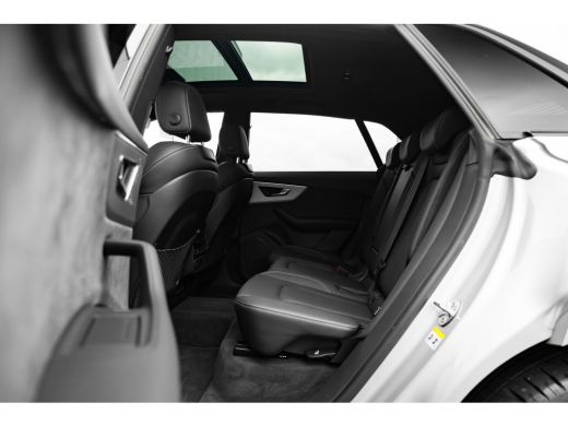 Audi Q8 55 TFSI e quattro Pro Line S 394PK | Trekhaak | Panorama dak | Ledere bekleding | Elek. stoelen |... ActivLease financial lease