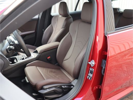 BMW 1 Serie 120 M Sport Automaat / Sportstoelen / Achteruitrijcamera / Adaptieve LED / Comfort Access / Stoel... ActivLease financial lease