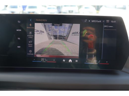 BMW 1 Serie 120 M Sport Automaat / Sportstoelen / Achteruitrijcamera / Adaptieve LED / Comfort Access / Stoel... ActivLease financial lease