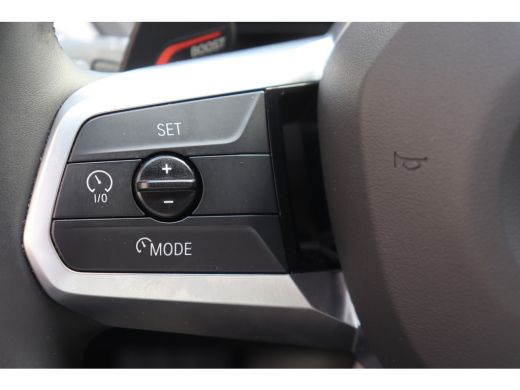 BMW 1 Serie 120 M Sport Automaat / Sportstoelen / Achteruitrijcamera / Adaptieve LED / Comfort Access / Stoel... ActivLease financial lease