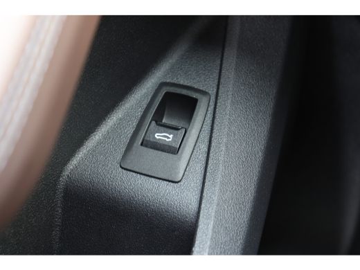 BMW 1 Serie 120 M Sport Automaat / Sportstoelen / Achteruitrijcamera / Adaptieve LED / Comfort Access / Stoel... ActivLease financial lease