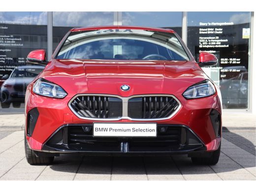 BMW 1 Serie 120 M Sport Automaat / Sportstoelen / Achteruitrijcamera / Adaptieve LED / Comfort Access / Stoel... ActivLease financial lease