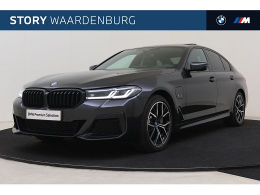 BMW 5 Serie 520e High Executive M Sport Automaat / Schuif-kanteldak / Laserlight / Stoelventilatie / Stoelver... BMW 5 Serie 520e High Executive M Sport Automaat / Schuif-kanteldak / Laserlight / Stoelventilatie / Stoelver...