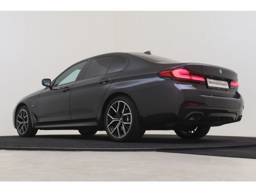 BMW 5 Serie 520e High Executive M Sport Automaat / Schuif-kanteldak / Laserlight / Stoelventilatie / Stoelver... ActivLease financial lease