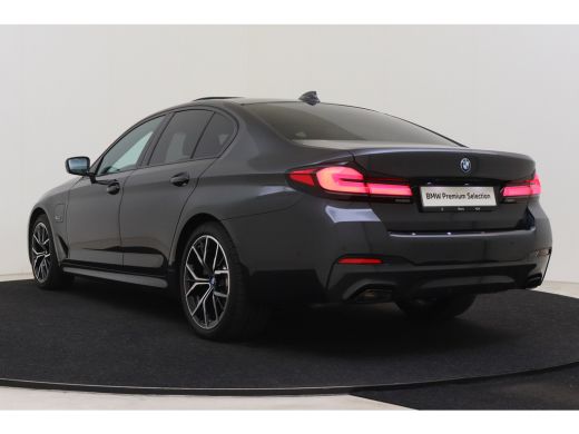 BMW 5 Serie 520e High Executive M Sport Automaat / Schuif-kanteldak / Laserlight / Stoelventilatie / Stoelver... ActivLease financial lease