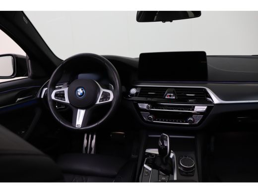 BMW 5 Serie 520e High Executive M Sport Automaat / Schuif-kanteldak / Laserlight / Stoelventilatie / Stoelver... ActivLease financial lease