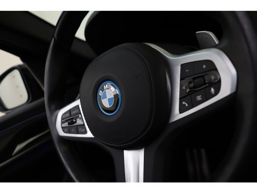 BMW 5 Serie 520e High Executive M Sport Automaat / Schuif-kanteldak / Laserlight / Stoelventilatie / Stoelver... ActivLease financial lease