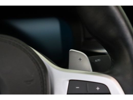 BMW 5 Serie 520e High Executive M Sport Automaat / Schuif-kanteldak / Laserlight / Stoelventilatie / Stoelver... ActivLease financial lease