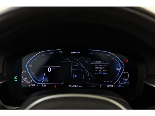 BMW 5 Serie 520e High Executive M Sport Automaat / Schuif-kanteldak / Laserlight / Stoelventilatie / Stoelver... ActivLease financial lease