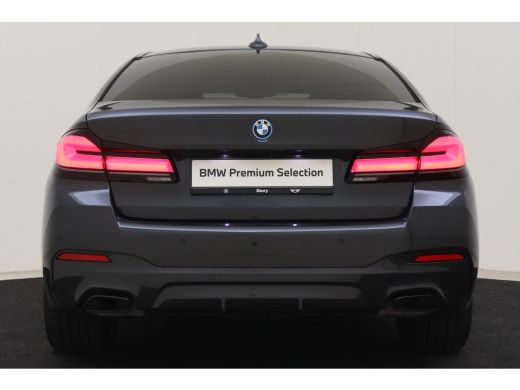 BMW 5 Serie 520e High Executive M Sport Automaat / Schuif-kanteldak / Laserlight / Stoelventilatie / Stoelver... ActivLease financial lease