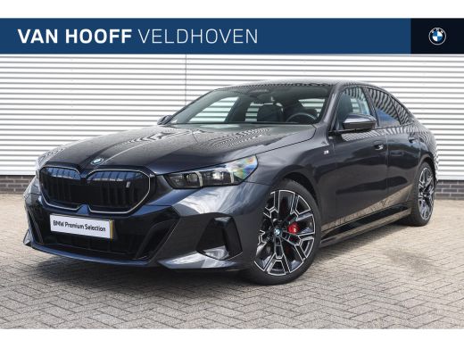 BMW i5 eDrive40 M Sport / Panoramadak / Trekhaak / Adaptieve LED / Comfort Access / Stoelverwarming / Ha...