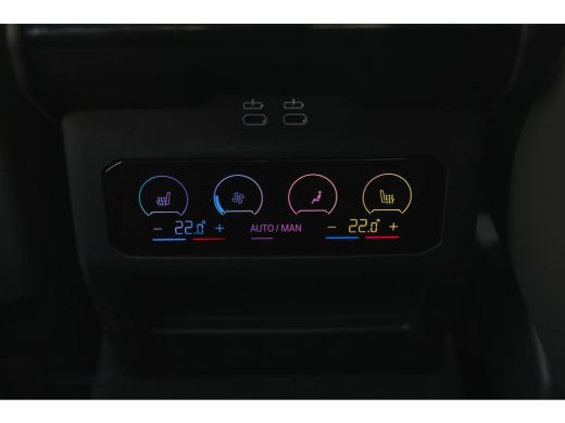 BMW i5 eDrive40 M Sport / Panoramadak / Trekhaak / Adaptieve LED / Comfort Access / Stoelverwarming / Ha... ActivLease financial lease