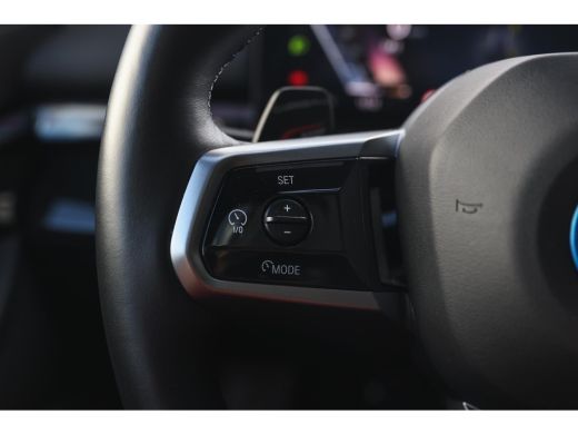 BMW i5 eDrive40 M Sport / Panoramadak / Trekhaak / Adaptieve LED / Comfort Access / Stoelverwarming / Ha... ActivLease financial lease