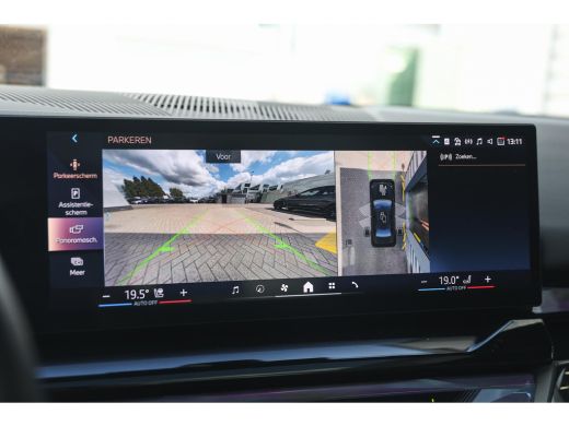 BMW i5 eDrive40 M Sport / Panoramadak / Trekhaak / Adaptieve LED / Comfort Access / Stoelverwarming / Ha... ActivLease financial lease