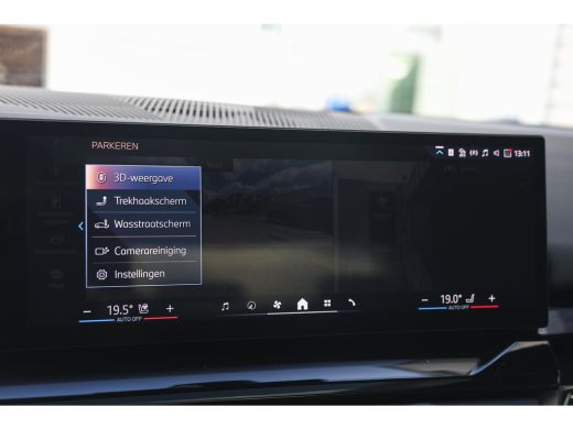 BMW i5 eDrive40 M Sport / Panoramadak / Trekhaak / Adaptieve LED / Comfort Access / Stoelverwarming / Ha... ActivLease financial lease