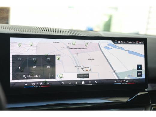 BMW i5 eDrive40 M Sport / Panoramadak / Trekhaak / Adaptieve LED / Comfort Access / Stoelverwarming / Ha... ActivLease financial lease