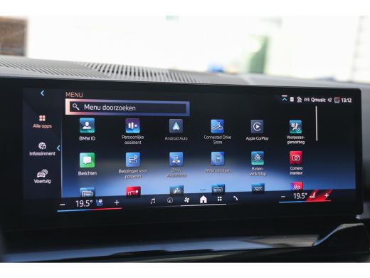 BMW i5 eDrive40 M Sport / Panoramadak / Trekhaak / Adaptieve LED / Comfort Access / Stoelverwarming / Ha... ActivLease financial lease