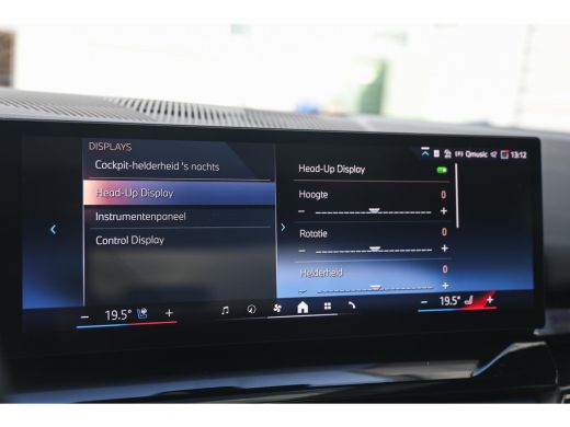 BMW i5 eDrive40 M Sport / Panoramadak / Trekhaak / Adaptieve LED / Comfort Access / Stoelverwarming / Ha... ActivLease financial lease