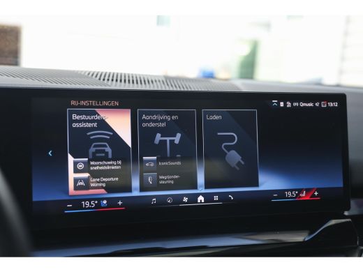 BMW i5 eDrive40 M Sport / Panoramadak / Trekhaak / Adaptieve LED / Comfort Access / Stoelverwarming / Ha... ActivLease financial lease