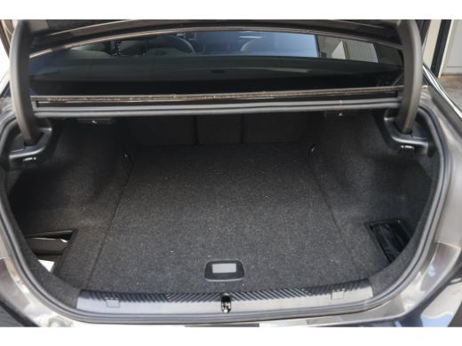 BMW i5 eDrive40 M Sport / Panoramadak / Trekhaak / Adaptieve LED / Comfort Access / Stoelverwarming / Ha... ActivLease financial lease