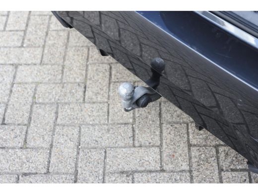 BMW i5 eDrive40 M Sport / Panoramadak / Trekhaak / Adaptieve LED / Comfort Access / Stoelverwarming / Ha... ActivLease financial lease