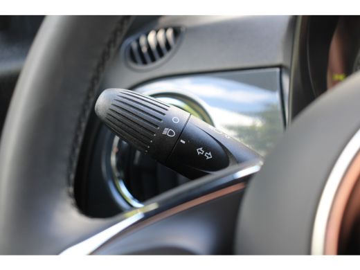 Fiat 500 1.0 HYBRIDE CULT NL-AUTO! | DEALER OH! | NAVI | CRUISE | PARKEERSENSOREN | LICHTMETALEN VELGEN! |... ActivLease financial lease