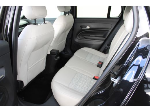 Fiat 600 1.2 Hybrid La Prima / Navigatie / Camera / LEDER / Stoelverwarming / Dodehoek / PDC V+A / Keyless... ActivLease financial lease