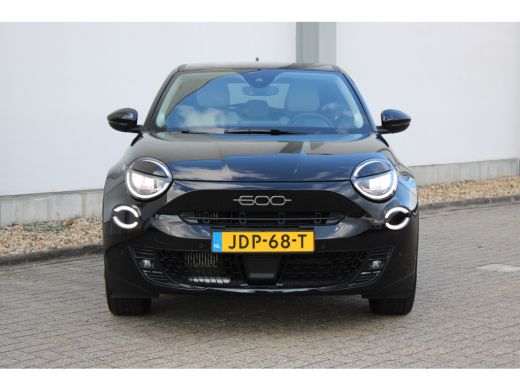 Fiat 600 1.2 Hybrid La Prima / Navigatie / Camera / LEDER / Stoelverwarming / Dodehoek / PDC V+A / Keyless... ActivLease financial lease