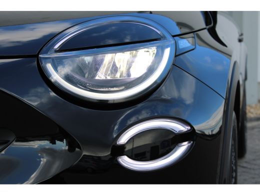 Fiat 600 1.2 Hybrid La Prima / Navigatie / Camera / LEDER / Stoelverwarming / Dodehoek / PDC V+A / Keyless... ActivLease financial lease