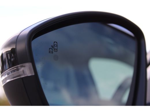 Fiat 600 1.2 Hybrid La Prima / Navigatie / Camera / LEDER / Stoelverwarming / Dodehoek / PDC V+A / Keyless... ActivLease financial lease