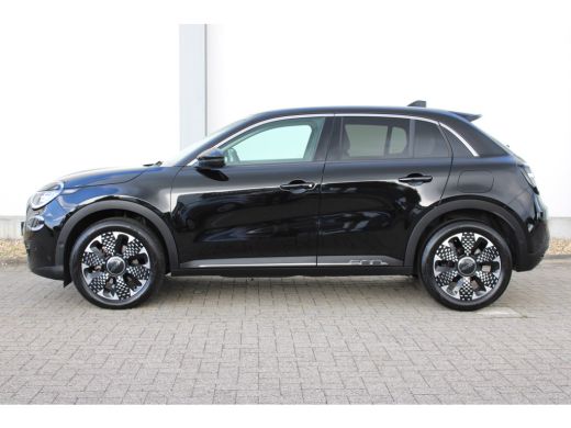 Fiat 600 1.2 Hybrid La Prima / Navigatie / Camera / LEDER / Stoelverwarming / Dodehoek / PDC V+A / Keyless... ActivLease financial lease