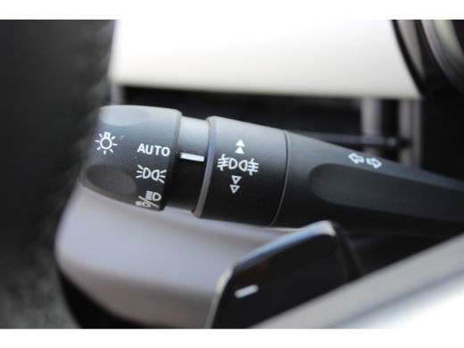 Fiat 600 1.2 Hybrid La Prima / Navigatie / Camera / LEDER / Stoelverwarming / Dodehoek / PDC V+A / Keyless... ActivLease financial lease