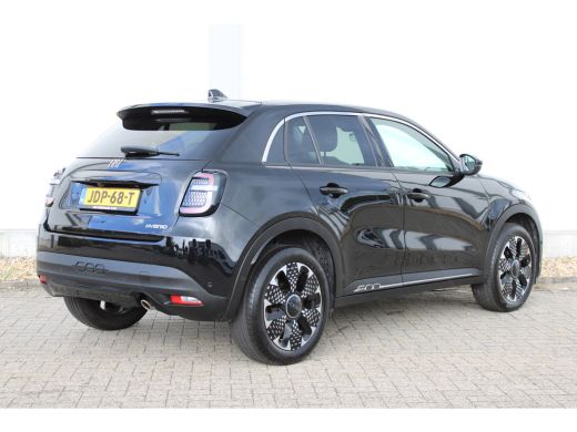 Fiat 600 1.2 Hybrid La Prima / Navigatie / Camera / LEDER / Stoelverwarming / Dodehoek / PDC V+A / Keyless... ActivLease financial lease