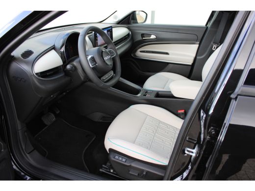 Fiat 600 1.2 Hybrid La Prima / Navigatie / Camera / LEDER / Stoelverwarming / Dodehoek / PDC V+A / Keyless... ActivLease financial lease