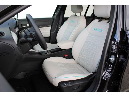 Fiat 600 1.2 Hybrid La Prima / Navigatie / Camera / LEDER / Stoelverwarming / Dodehoek / PDC V+A / Keyless... ActivLease financial lease