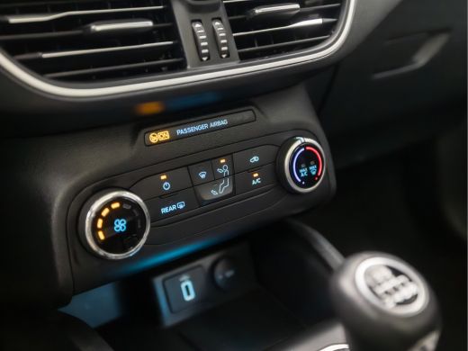 Ford Focus 1.0 EcoBoost Sport (PANORAMADAK, APPLE CARPLAY, GROOT NAVI, PARKEERSENSOREN, SPORTSTOELEN, LED KO... ActivLease financial lease