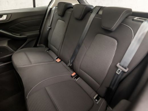 Ford Focus 1.0 EcoBoost Sport (PANORAMADAK, APPLE CARPLAY, GROOT NAVI, PARKEERSENSOREN, SPORTSTOELEN, LED KO... ActivLease financial lease