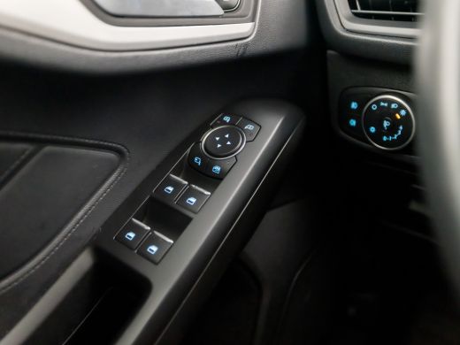 Ford Focus 1.0 EcoBoost Sport (PANORAMADAK, APPLE CARPLAY, GROOT NAVI, PARKEERSENSOREN, SPORTSTOELEN, LED KO... ActivLease financial lease