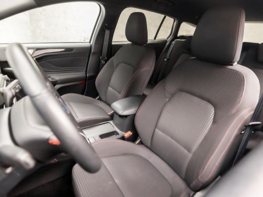 Ford Focus 1.0 EcoBoost ST Line (VIRTUAL COCKPIT, APPLE CARPLAY, GROOT NAVI, STUUR/STOELVERWARMING, SPORTSTO... ActivLease financial lease