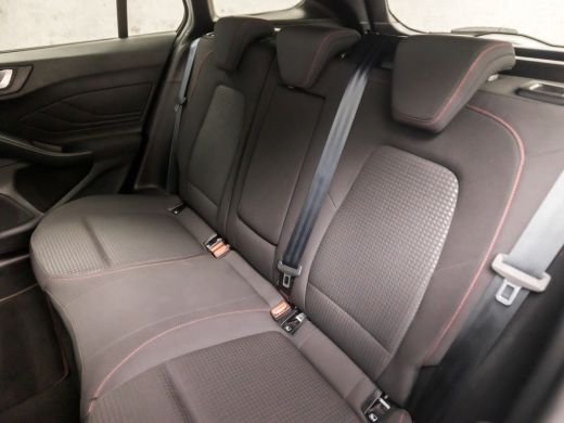 Ford Focus 1.0 EcoBoost ST Line (VIRTUAL COCKPIT, APPLE CARPLAY, GROOT NAVI, STUUR/STOELVERWARMING, SPORTSTO... ActivLease financial lease