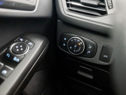Ford Focus 1.0 EcoBoost ST Line (VIRTUAL COCKPIT, APPLE CARPLAY, GROOT NAVI, STUUR/STOELVERWARMING, SPORTSTO... ActivLease financial lease