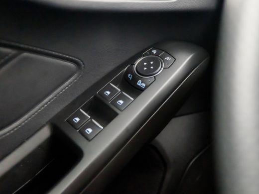 Ford Focus 1.0 EcoBoost ST Line (VIRTUAL COCKPIT, APPLE CARPLAY, GROOT NAVI, STUUR/STOELVERWARMING, SPORTSTO... ActivLease financial lease