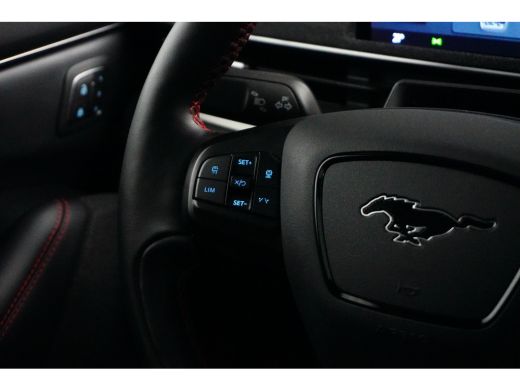 Ford Mustang Mach-E Mach-E Extended First Edition AWD 98 kWh | ALLE OPTIES! | Pano-dak | B&O audio | Technology pack ... ActivLease financial lease