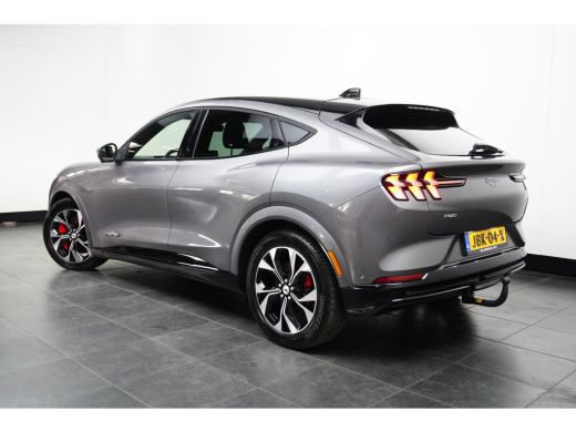 Ford Mustang Mach-E Mach-E Extended First Edition AWD 98 kWh | ALLE OPTIES! | Pano-dak | B&O audio | Technology pack ... ActivLease financial lease
