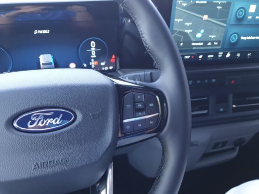 Ford Transit Custom 320 2.5 PHEV L2H1 Limited DC | Dubbele schuifdeur | Trekhaak | Stoel- en Stuurverwarming | 17 inc... ActivLease financial lease