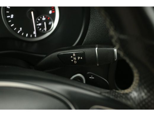 Mercedes-Benz Vito 114 CDI Lang Automaat Airco Camera Cruise Carplay LED Navi Trekhaak 3 Persoons 2xSchuifdeur 18"LM... ActivLease financial lease