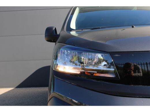 Opel Vivaro 2.0 Diesel 180 S&S L3 DC | Navi By App | Camera | Trekhaak | All Season | Glaslookpanelen | LMV |... ActivLease financial lease