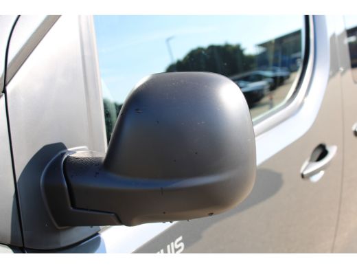 Opel Vivaro 2.0 Diesel 180 S&S L3 DC | Navi By App | Camera | Trekhaak | All Season | Glaslookpanelen | LMV |... ActivLease financial lease