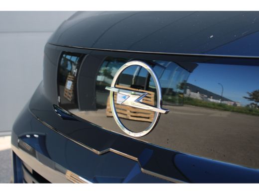 Opel Vivaro 2.0 Diesel 180 S&S L3 DC | Navi By App | Camera | Trekhaak | All Season | Glaslookpanelen | LMV |... ActivLease financial lease