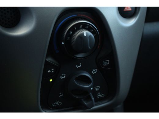 Peugeot 108 1.0 e-VTi Active Automaat | Airco Centrale vergr. | Bluetooth | Electrisch pakket | Automaat | Ai... ActivLease financial lease
